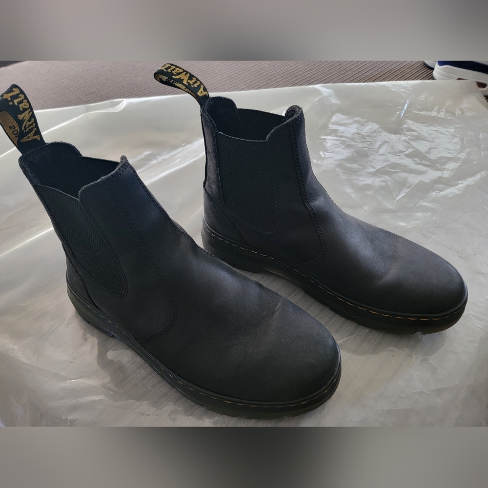 Doc martens Mens Chelsea boot NEW! Look Mens Sz 10